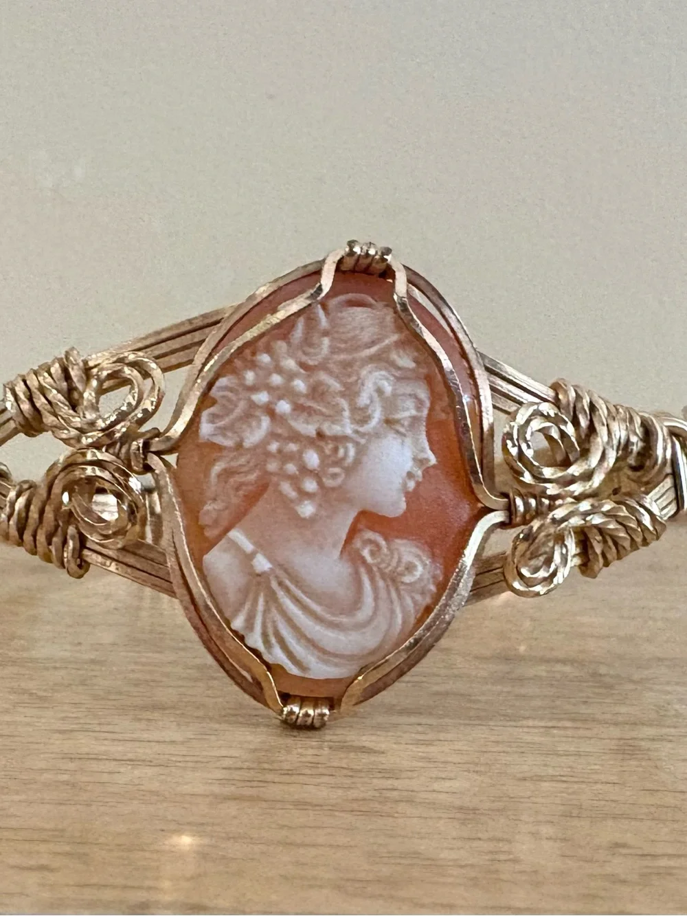 RETIRED Ronaldo Designer Jewelry Cameo Wire Wrapped Bracelet 7